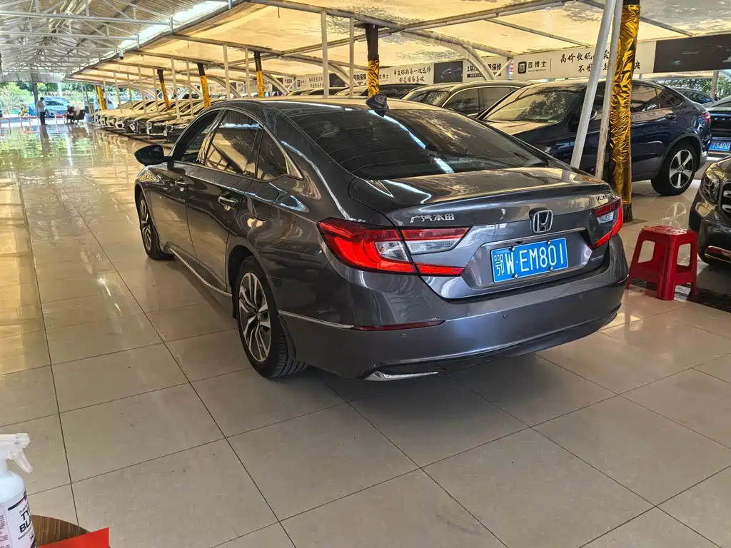 Honda Accord — фото 11
