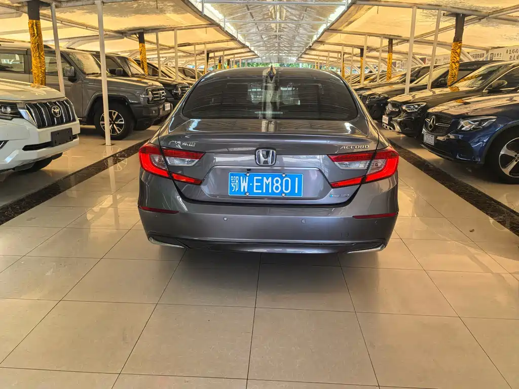 Honda Accord — фото 10