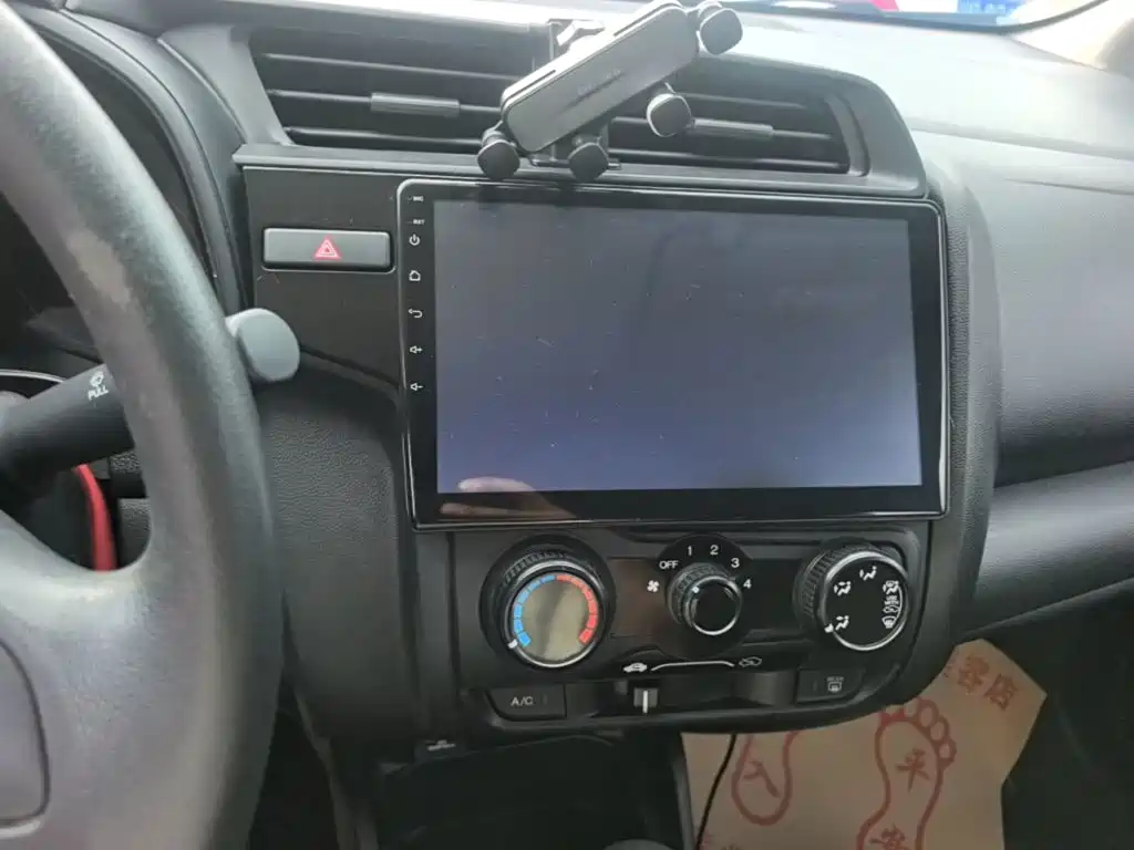 Honda Fit — фото 13