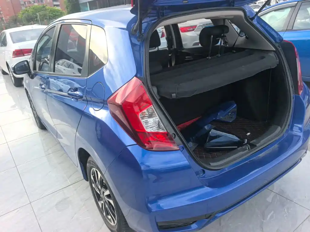 Honda Fit — фото 5