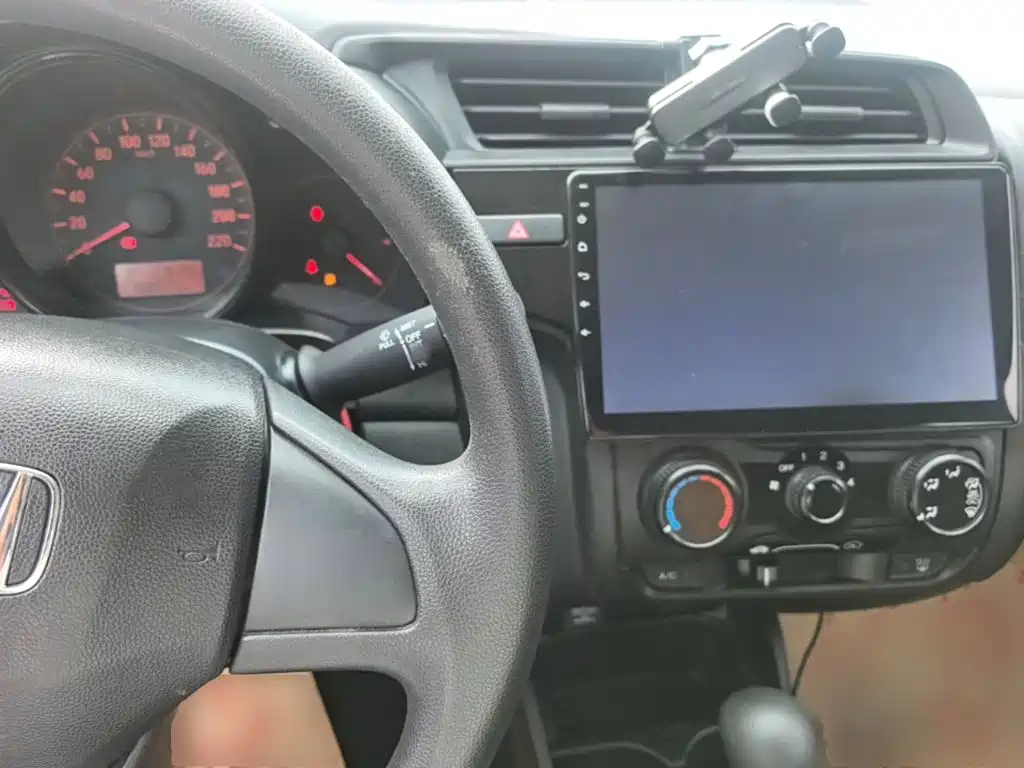 Honda Fit — фото 10