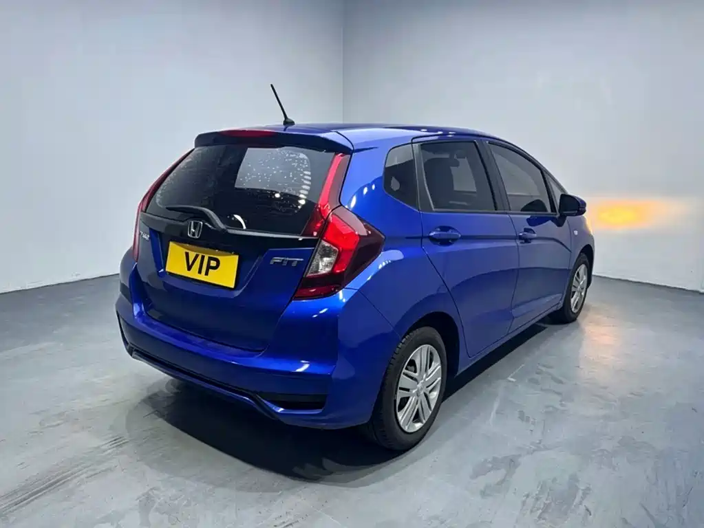 Honda Fit — фото 5