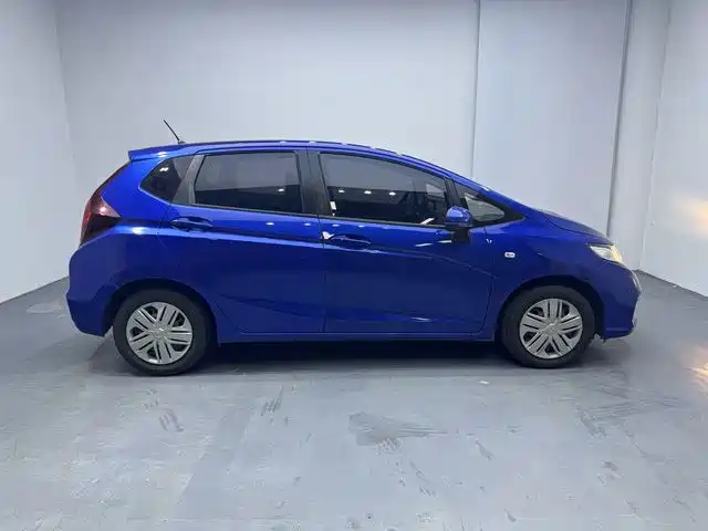 Honda Fit — фото 8