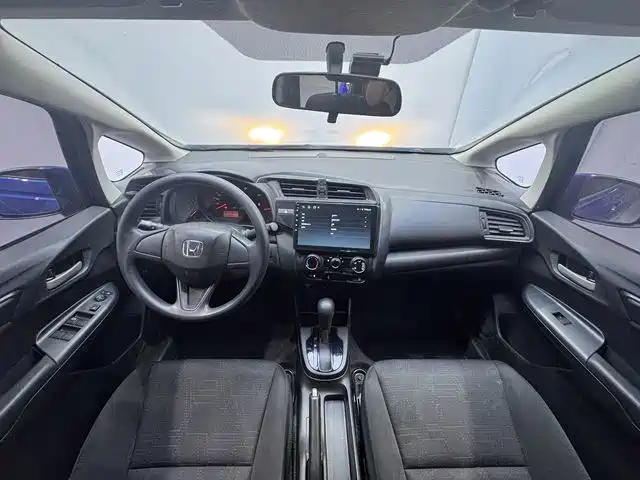 Honda Fit — фото 9