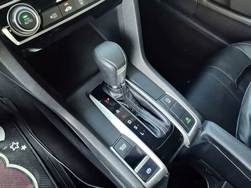 Honda Civic — фото 14