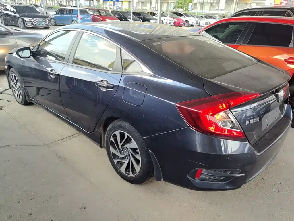 Honda Civic — фото 5