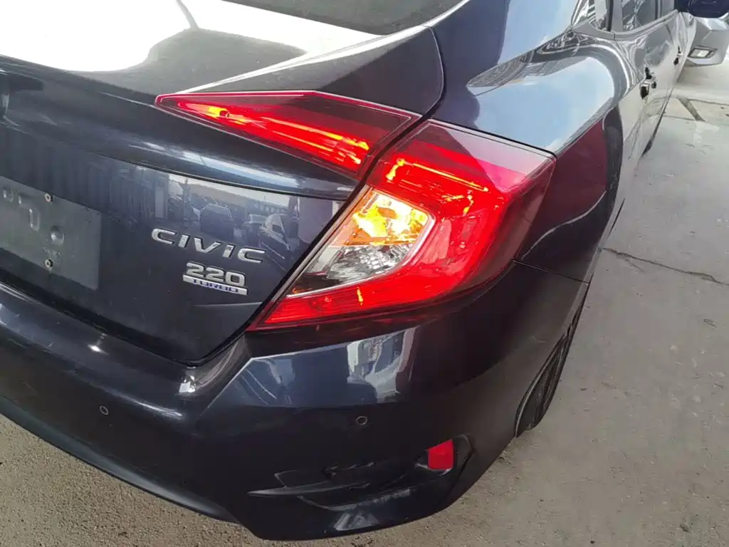 Honda Civic — фото 8