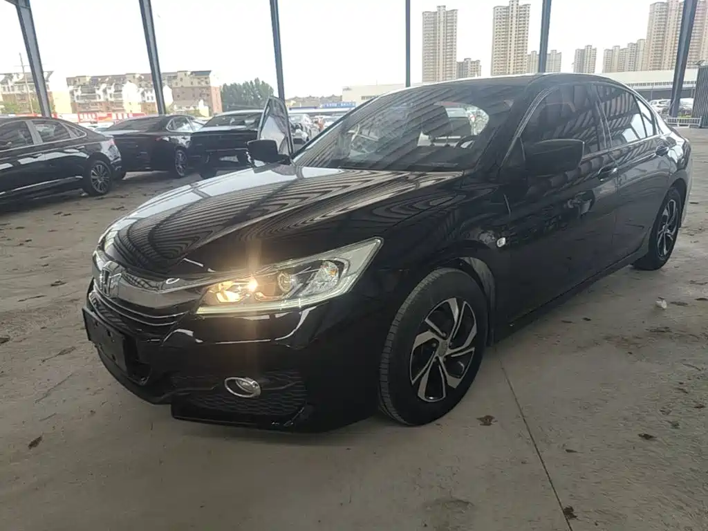 Honda Accord — фото 2