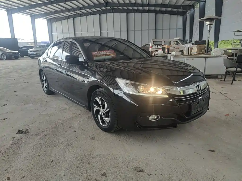 Honda Accord — фото 4