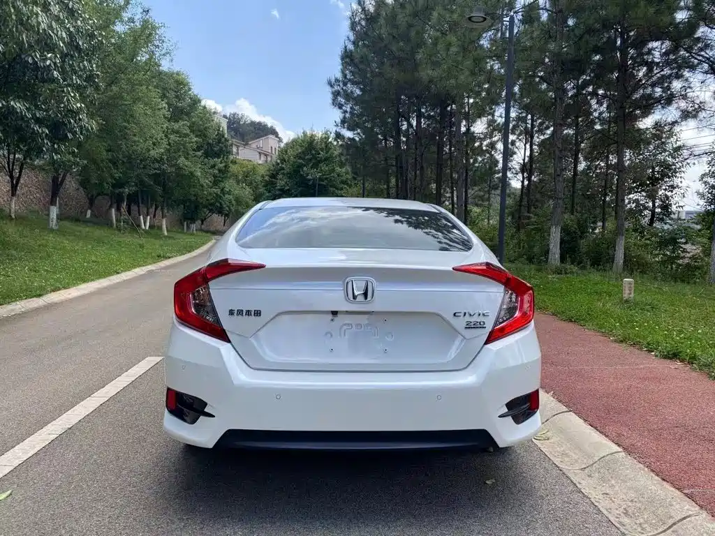 Honda Civic — фото 13