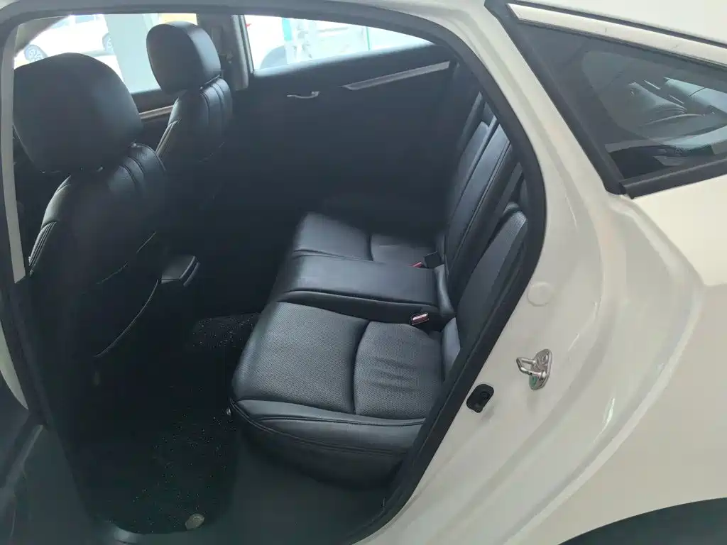 Honda Civic — фото 18