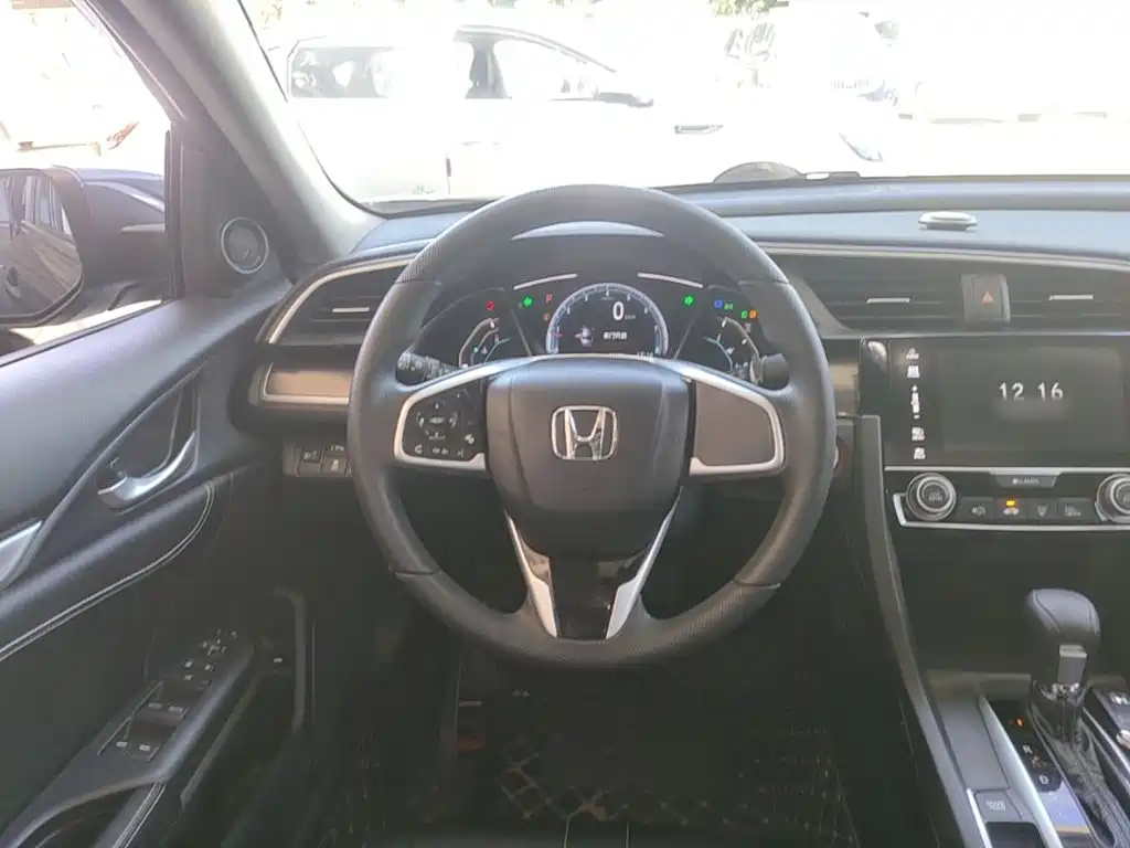 Honda Civic — фото 11