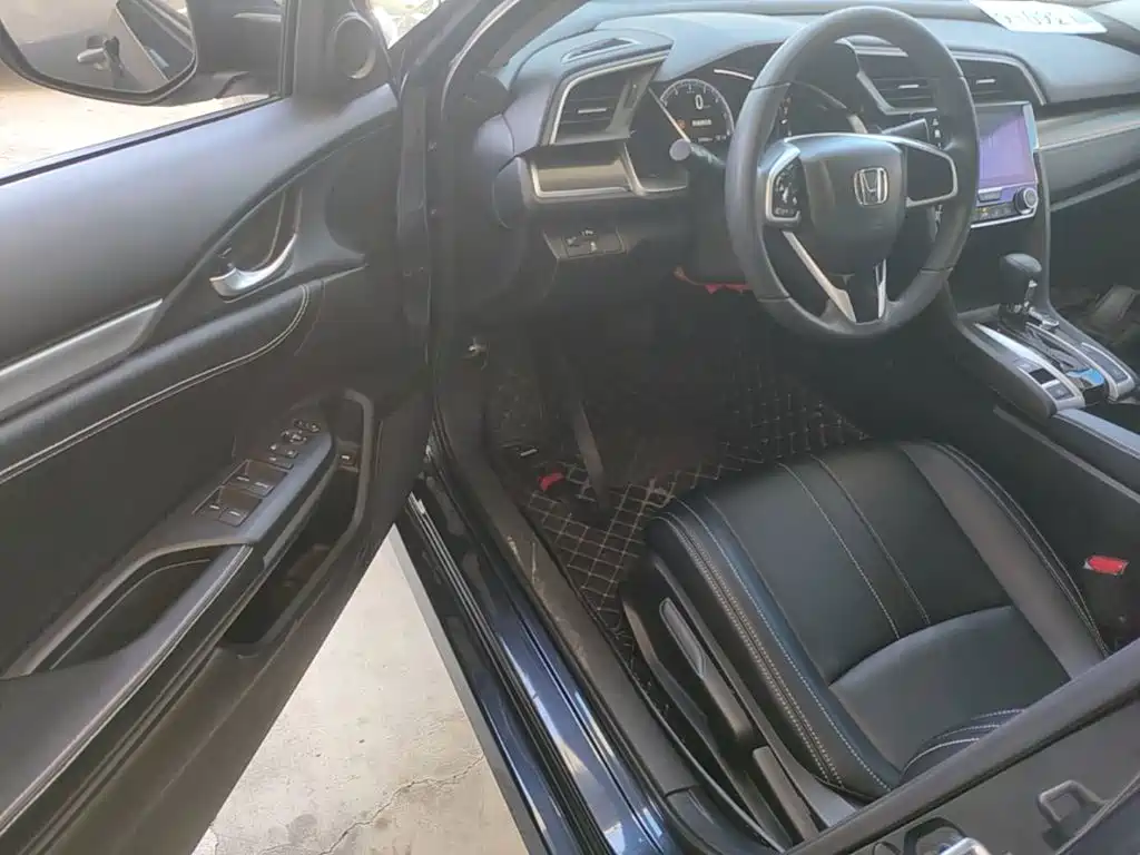 Honda Civic — фото 16