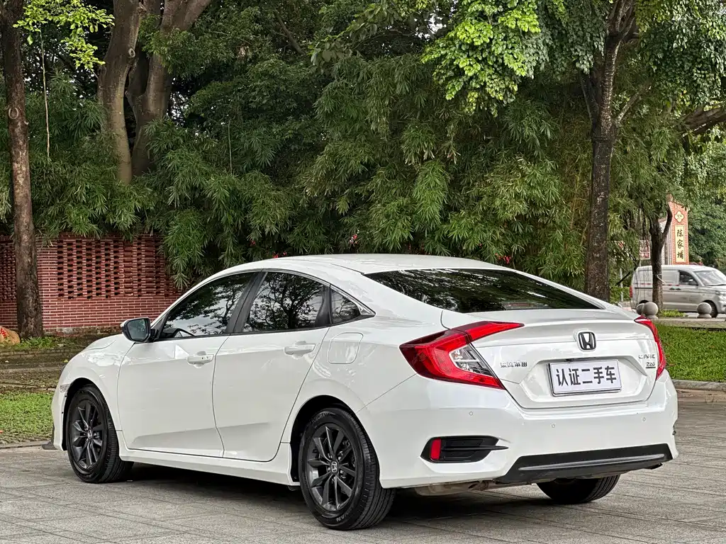Honda Civic — фото 13