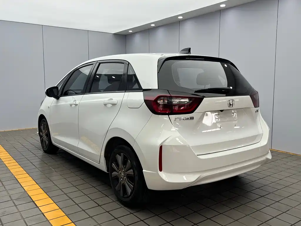 Honda Fit — фото 4