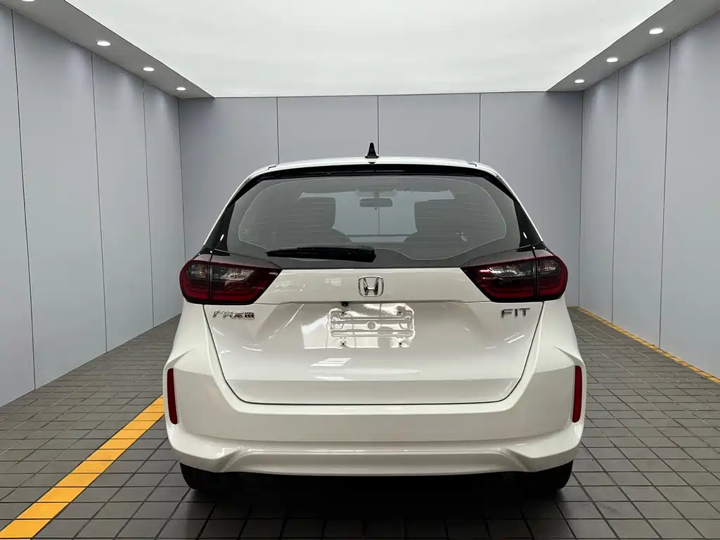 Honda Fit — фото 5