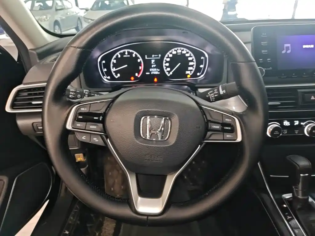 Honda Inspire — фото 11