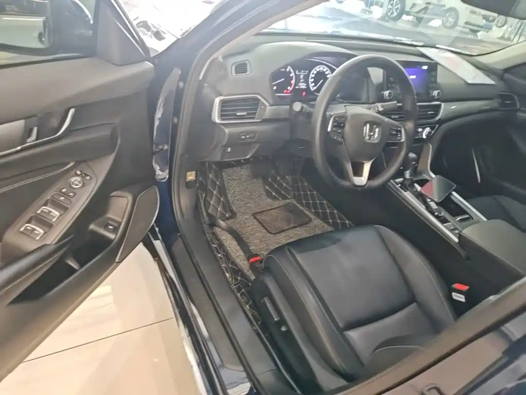 Honda Inspire — фото 16