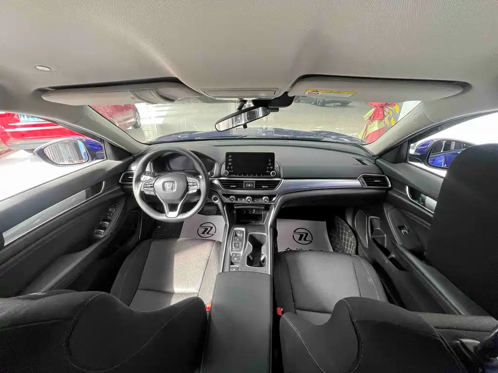Honda Accord — фото 11