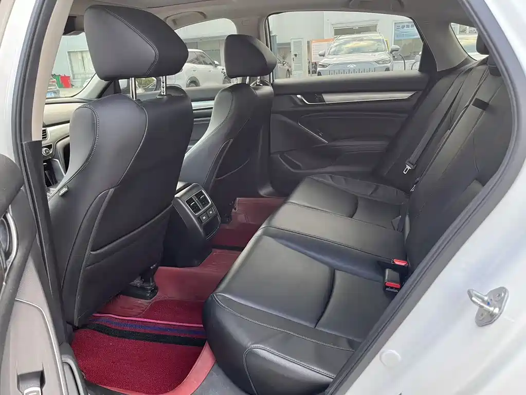 Honda Accord — фото 14