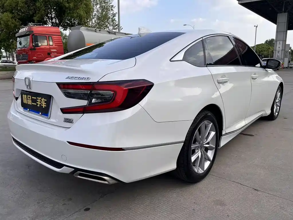 Honda Accord — фото 5