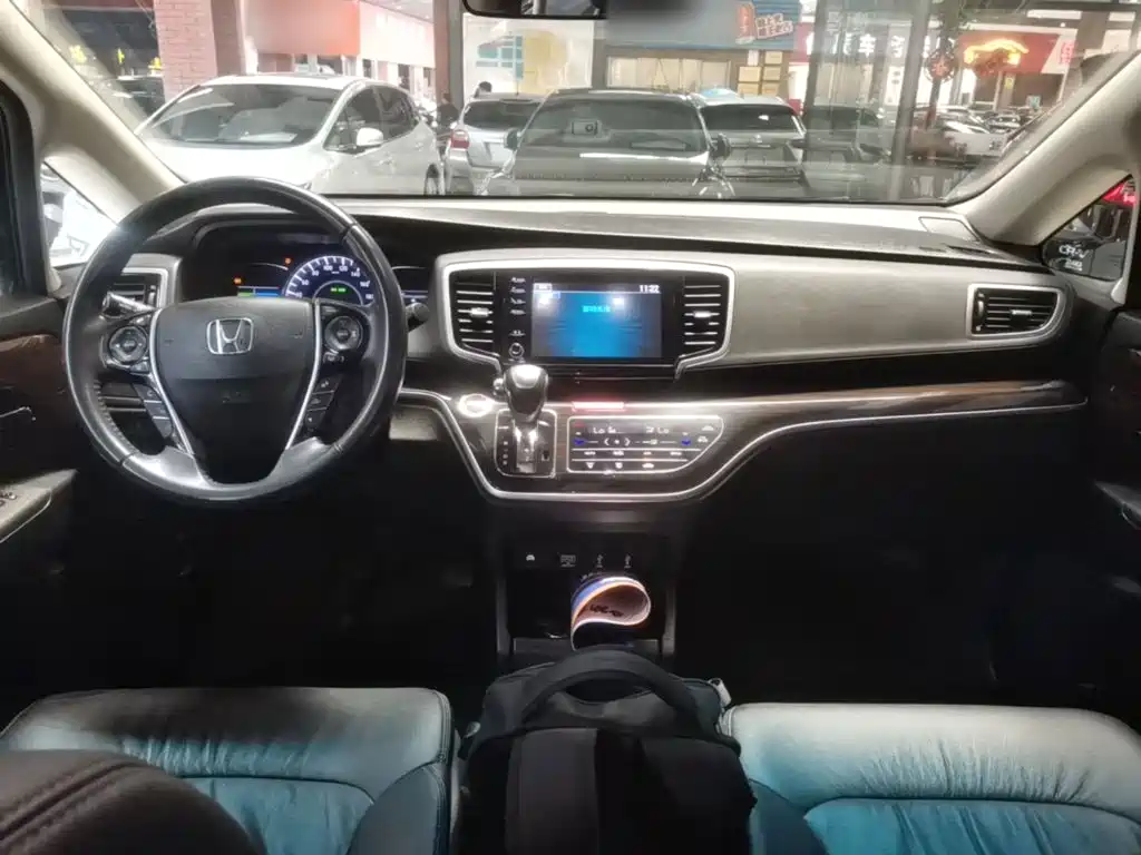 Honda Odyssey — фото 10