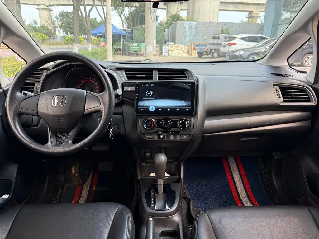 Honda Fit — фото 14