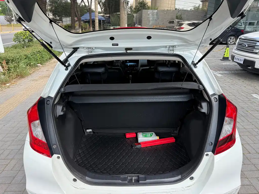 Honda Fit — фото 15