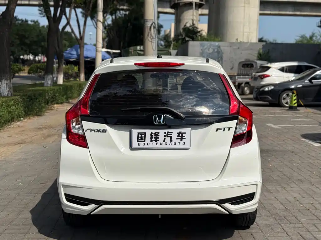 Honda Fit — фото 5