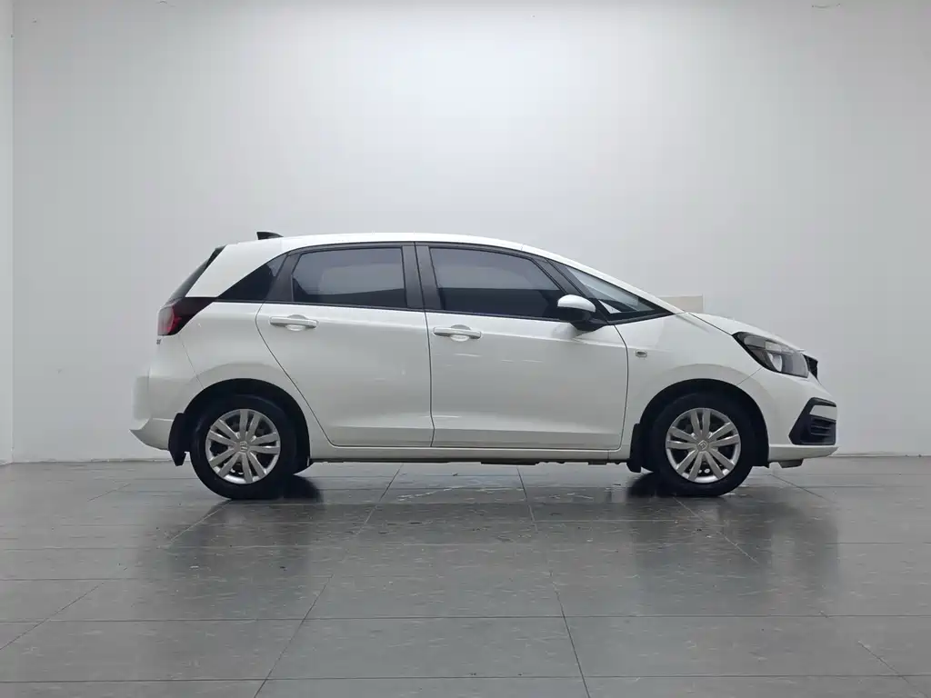 Honda Fit — фото 11