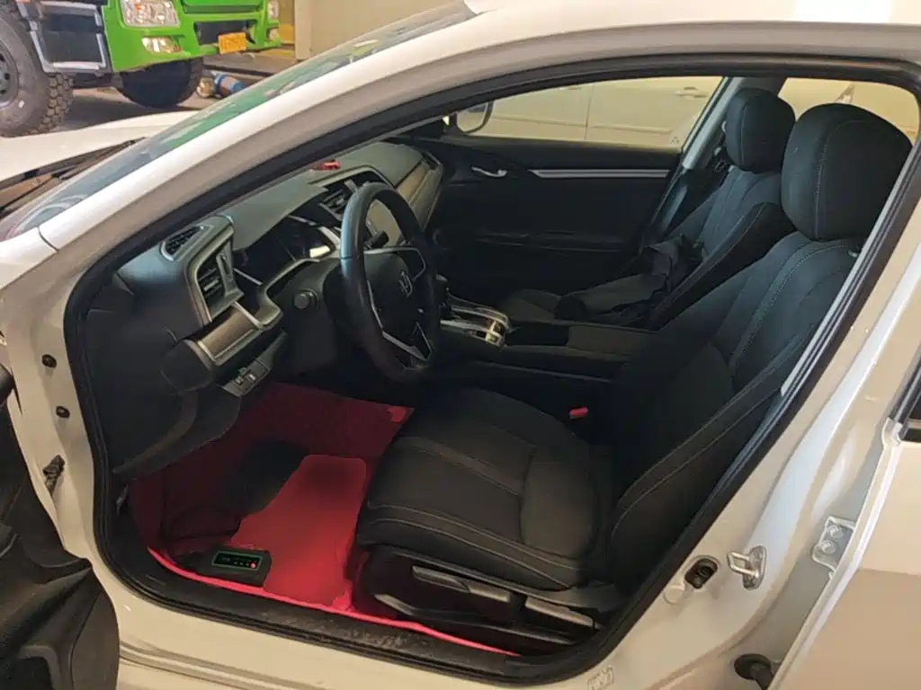 Honda Civic — фото 15