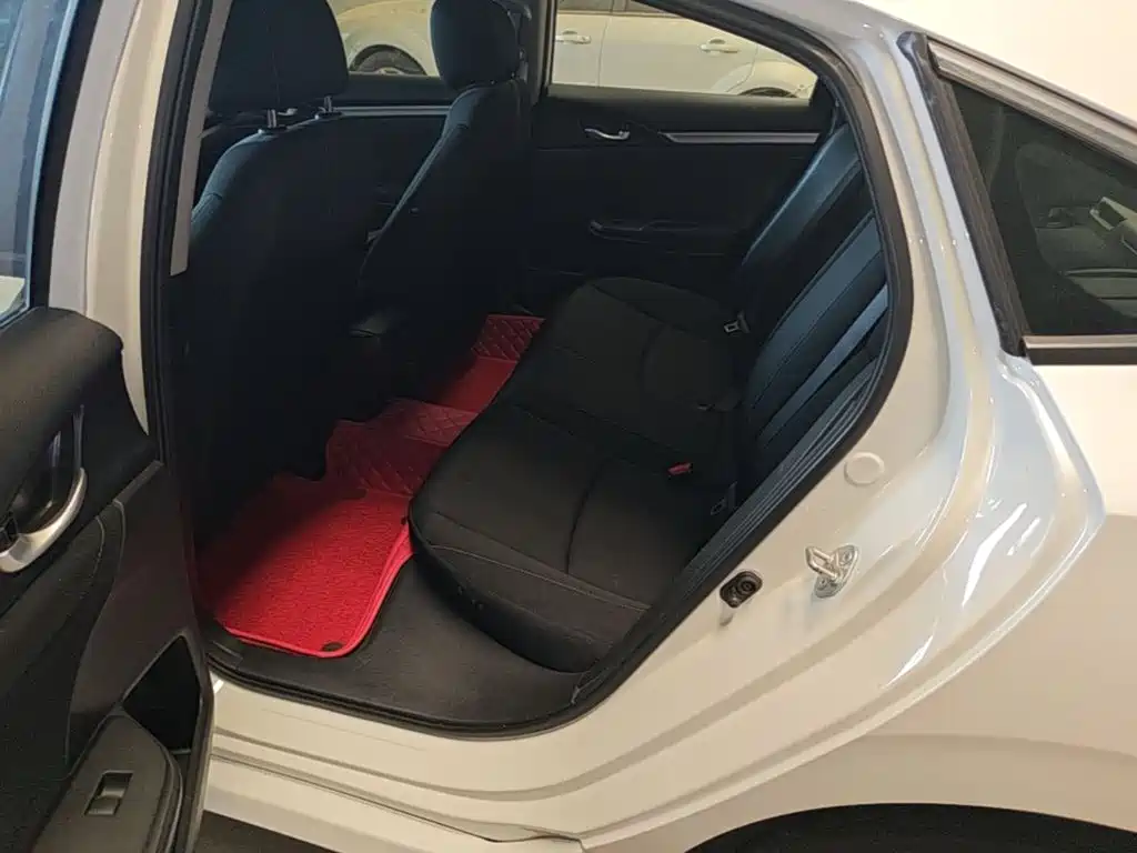 Honda Civic — фото 17