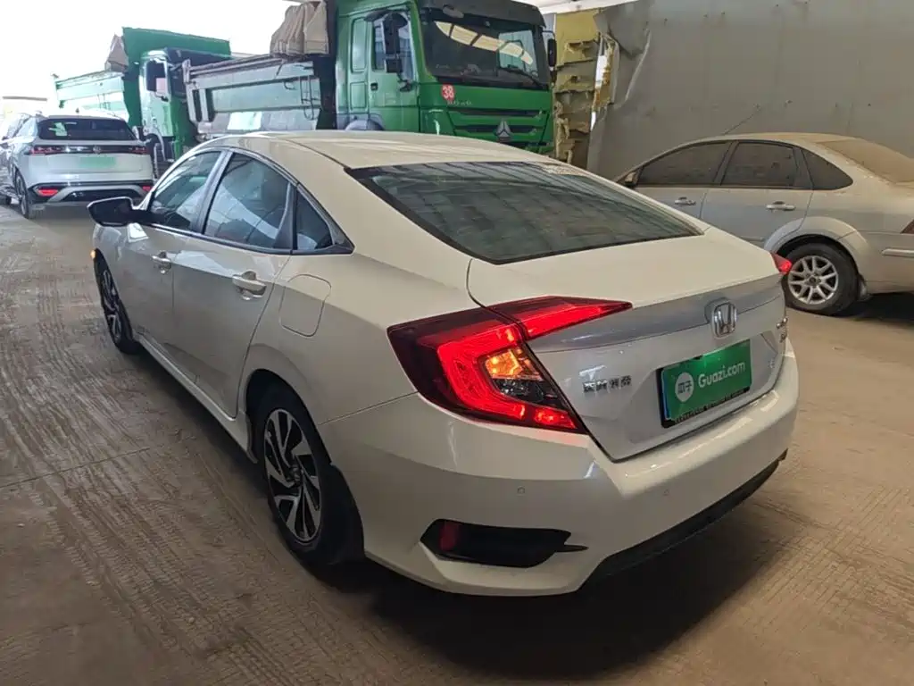 Honda Civic — фото 5