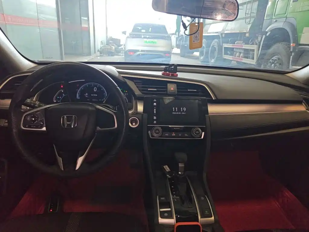 Honda Civic — фото 10