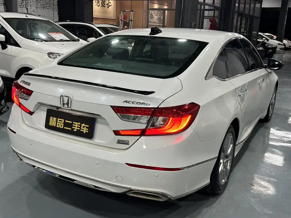 Honda Accord — фото 5
