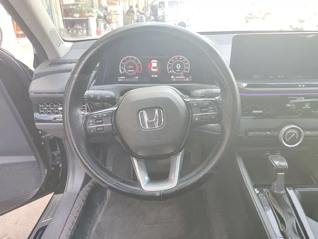 Honda Accord — фото 11