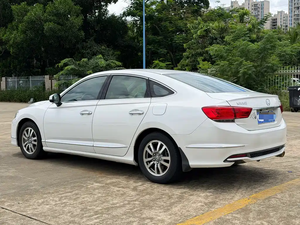 Honda Spirior — фото 9