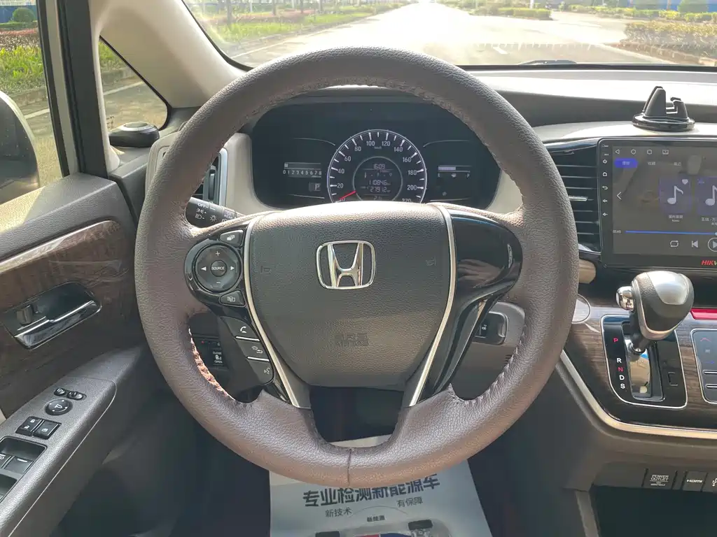 Honda Odyssey — фото 18