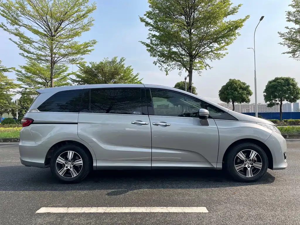 Honda Odyssey — фото 4