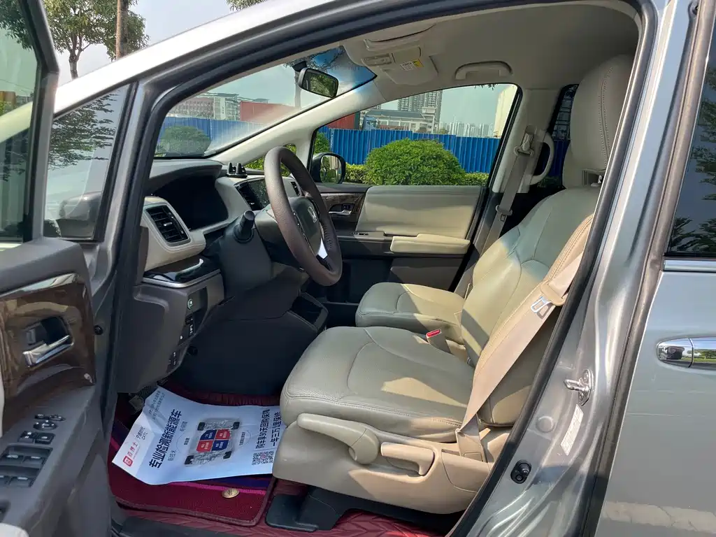 Honda Odyssey — фото 10