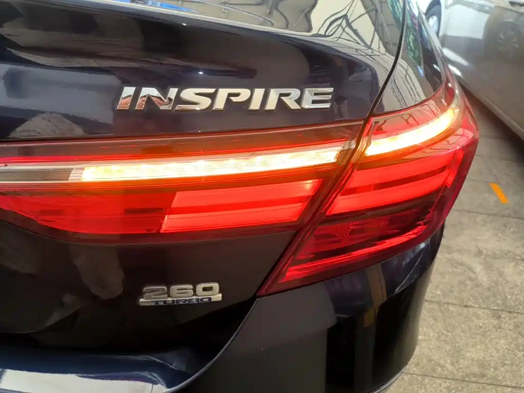 Honda Inspire — фото 8