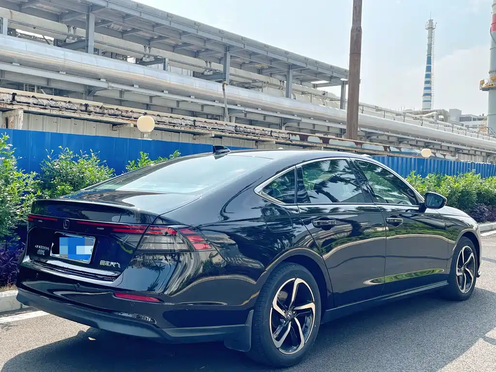 Honda Accord — фото 7