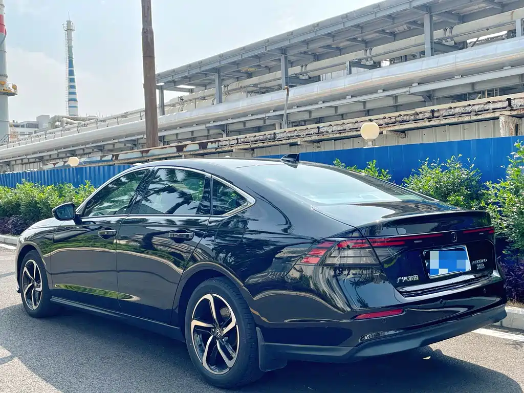 Honda Accord — фото 9