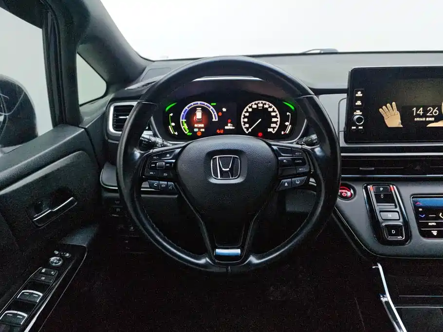 Honda Odyssey — фото 15