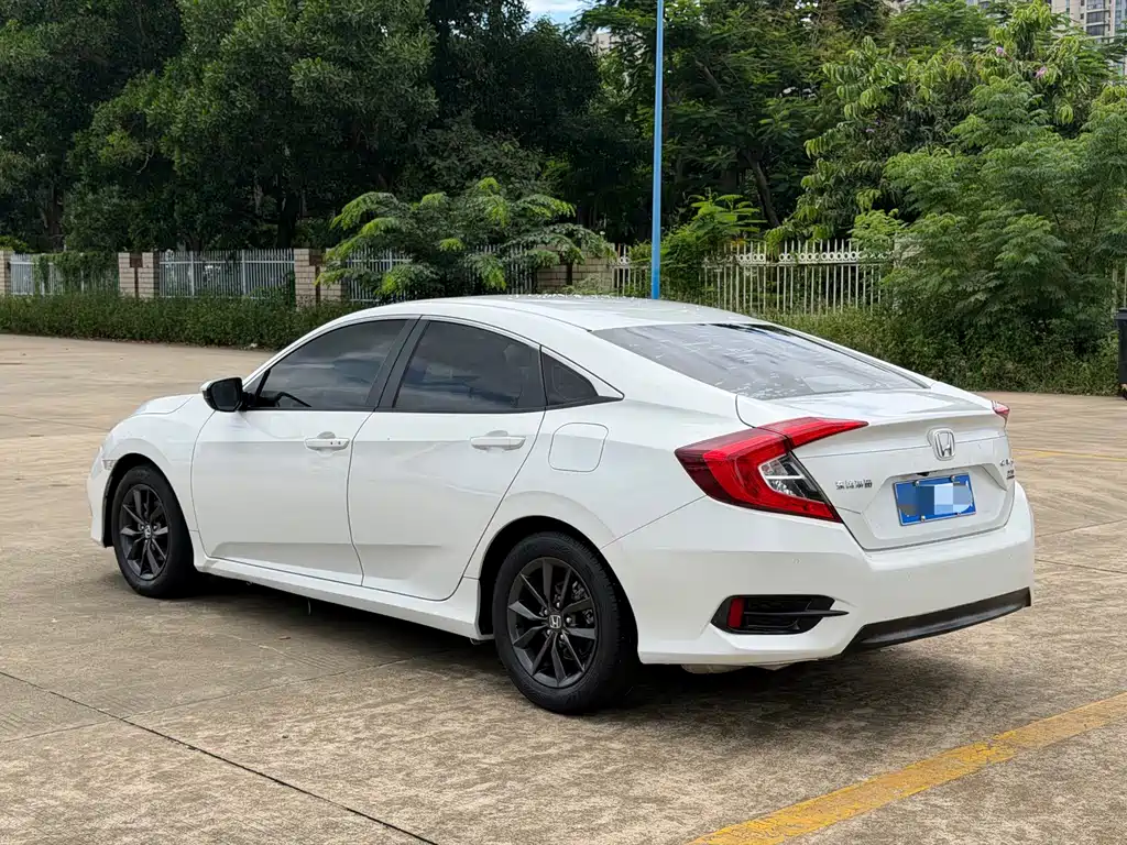 Honda Civic — фото 9