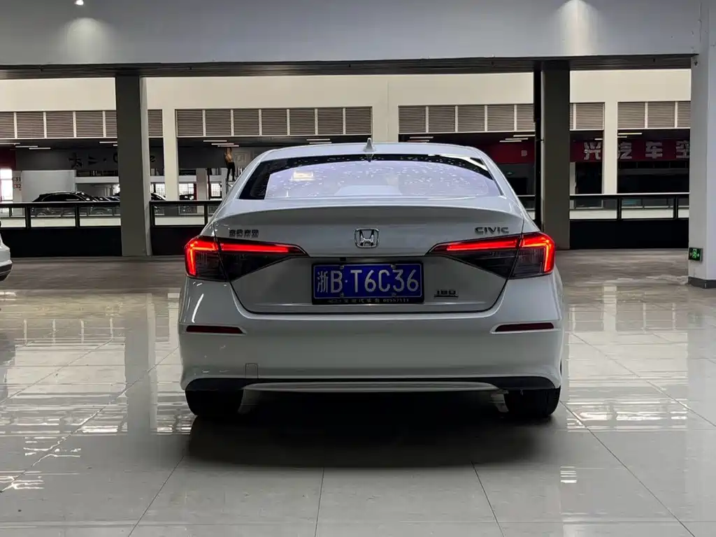 Honda Civic — фото 15