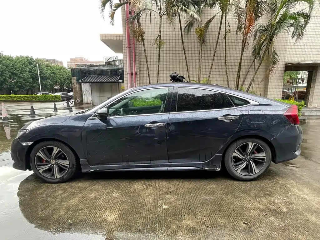 Honda Civic — фото 7