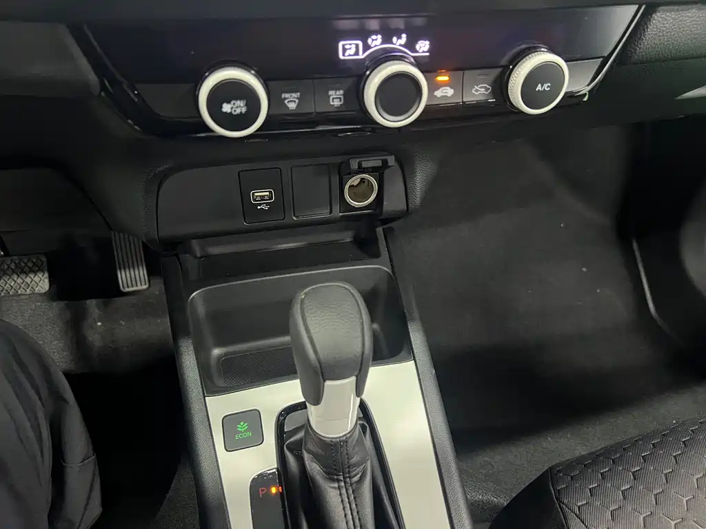 Honda Fit — фото 14