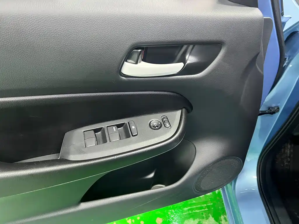 Honda Fit — фото 8