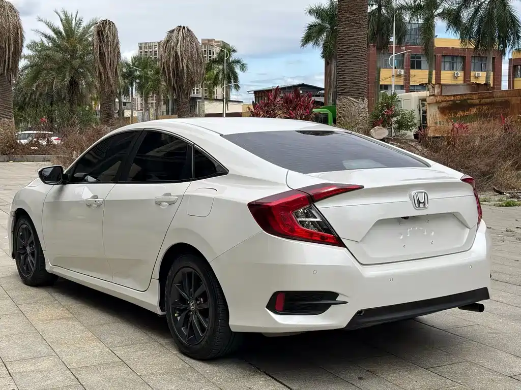 Honda Civic — фото 4